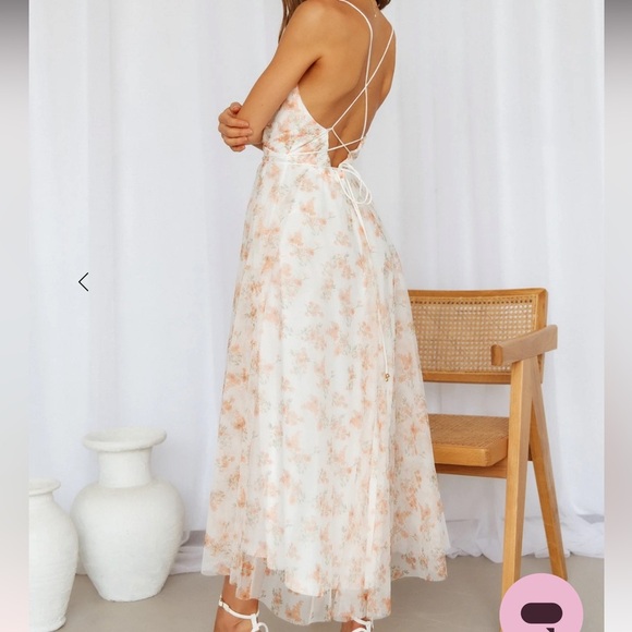 Elegant Floral V-Neck Maxi Dress - Backless - Picture 8 of 8